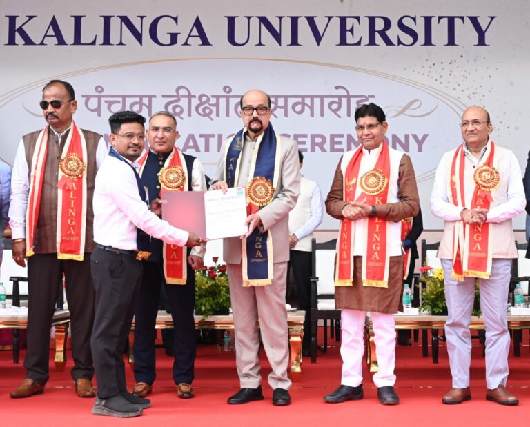 अनुशासित और समय के पाबंद होंगे तो सफलता अवश्य मिलेगी- राज्यपाल श्री डेका 1 अनुशासित और समय के पाबंद होंगे तो सफलता अवश्य मिलेगी- राज्यपाल श्री डेका