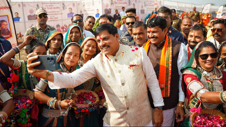 जनजातीय गौरव दिवस वह शंखनाद है, जिसने जननायकों के बलिदान और शौर्य का परिचय नई पीढ़ी से कराया : मुख्यमंत्री यादव 2 जनजातीय गौरव दिवस वह शंखनाद है, जिसने जननायकों के बलिदान और शौर्य का परिचय नई पीढ़ी से कराया : मुख्यमंत्री यादव